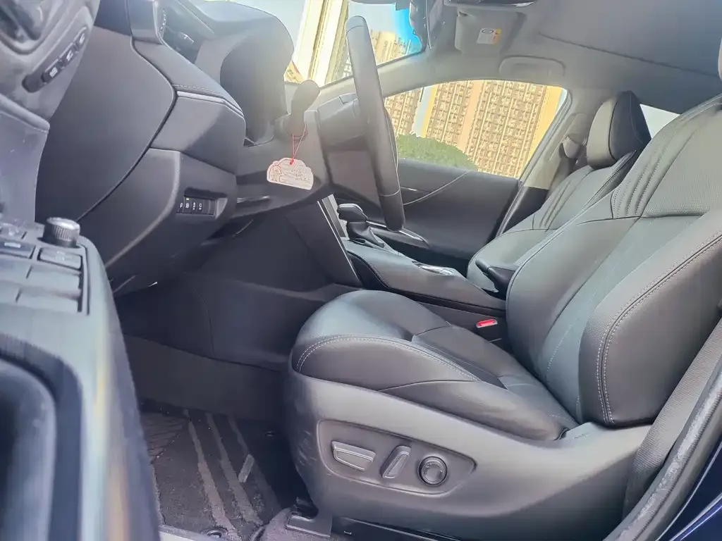 Toyota Harrier — фото 10
