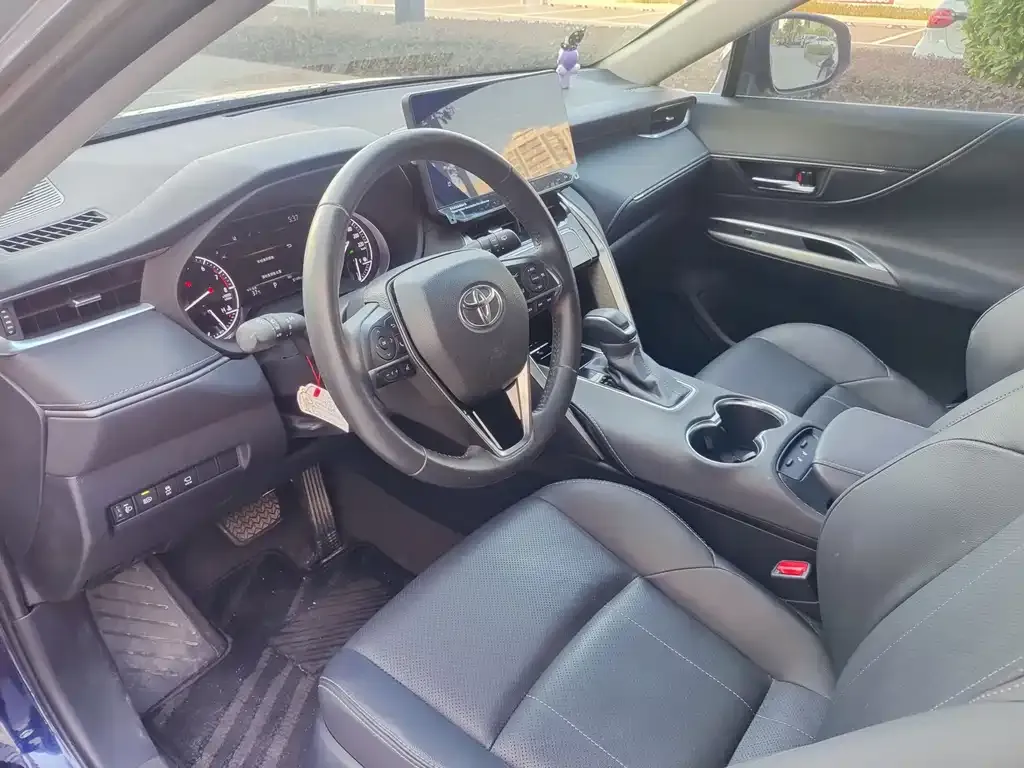 Toyota Harrier — фото 3
