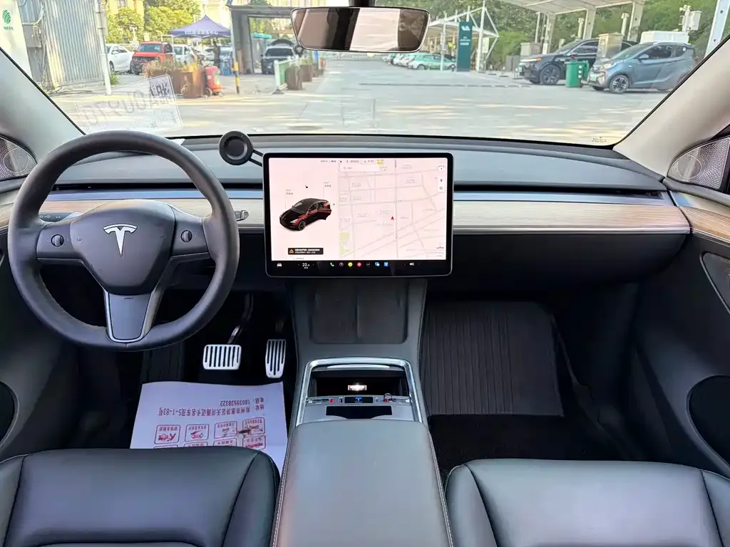 Tesla Model Y — фото 4