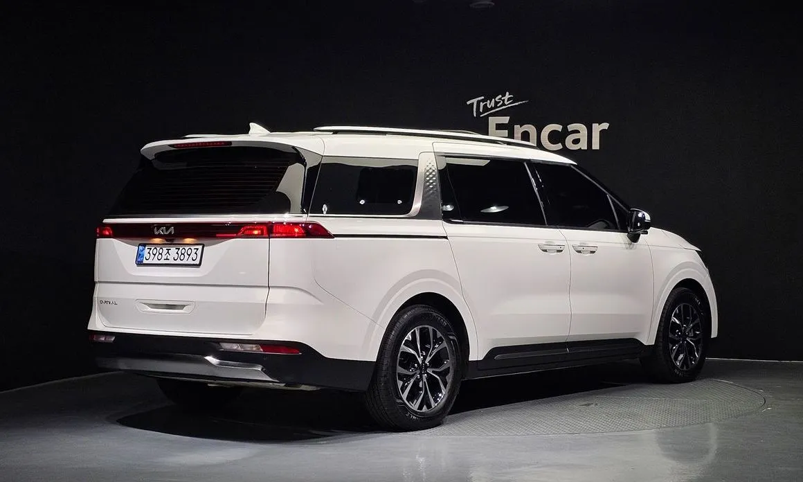 Kia Carnival — фото 6