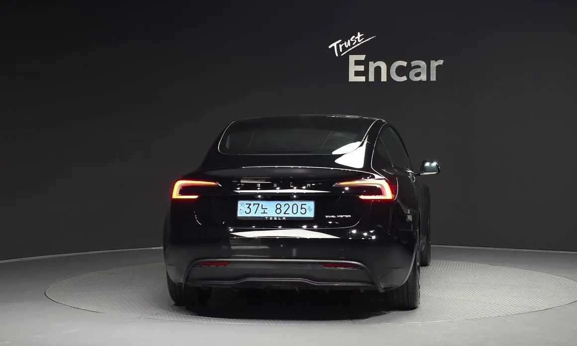 Tesla Model 3 — фото 4