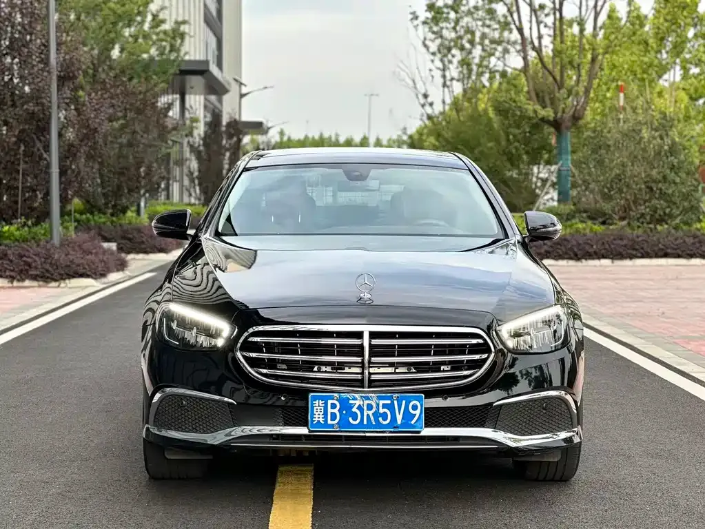 Mercedes-Benz E-Class — фото 9
