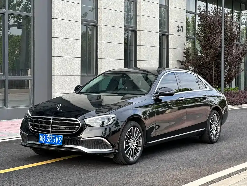 Mercedes-Benz E-Class — фото 8