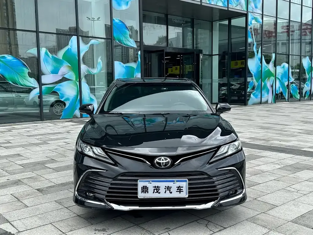Toyota Camry — фото 3