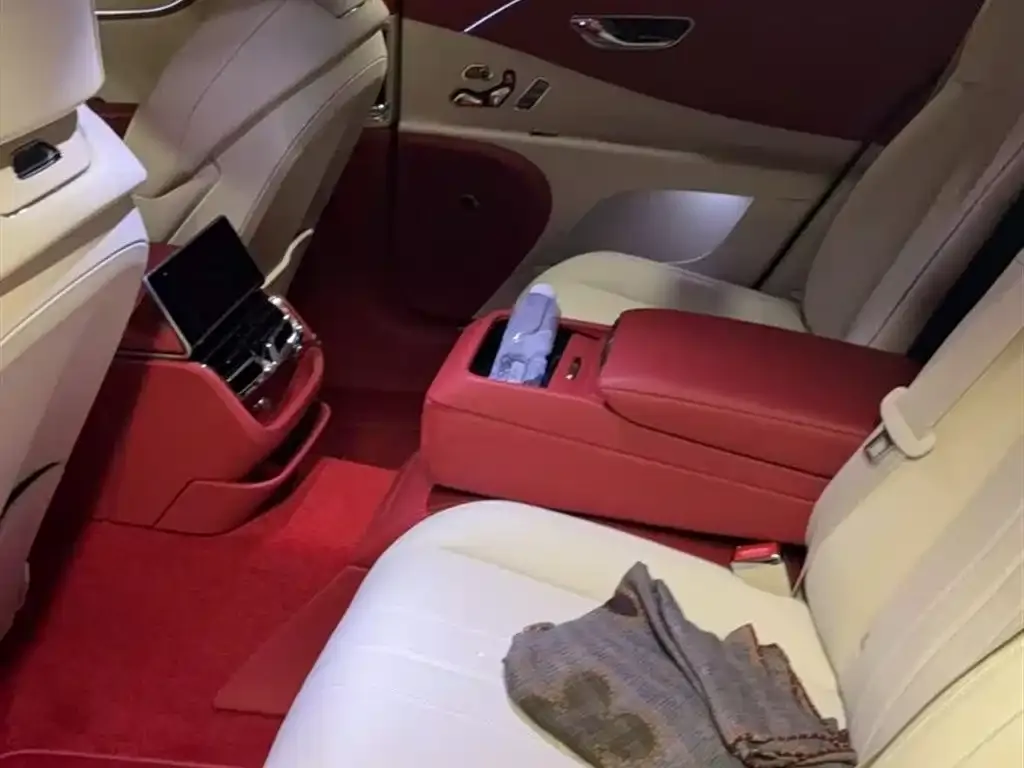 Bentley Flying Spur — фото 2