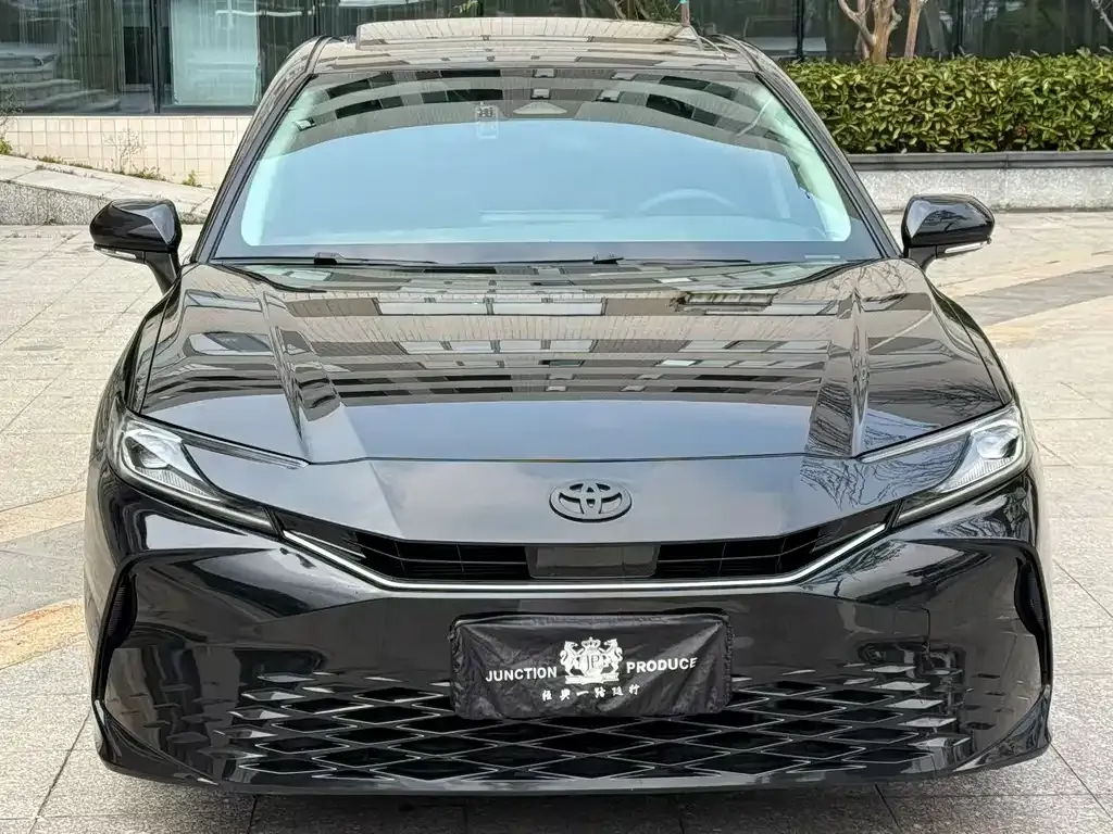 Toyota Camry — фото 5