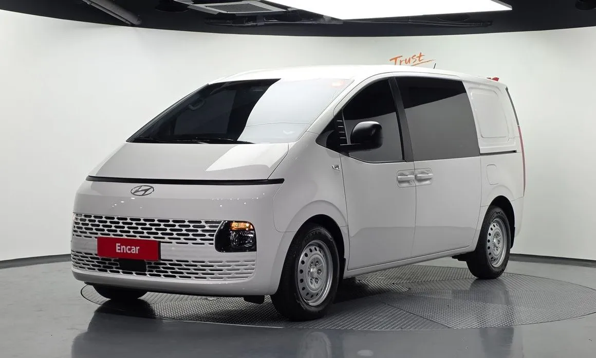 Hyundai Staria — фото 1