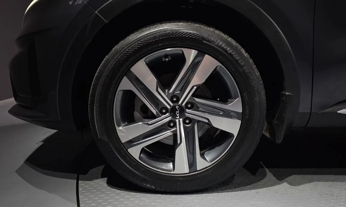 Kia Sorento — фото 9