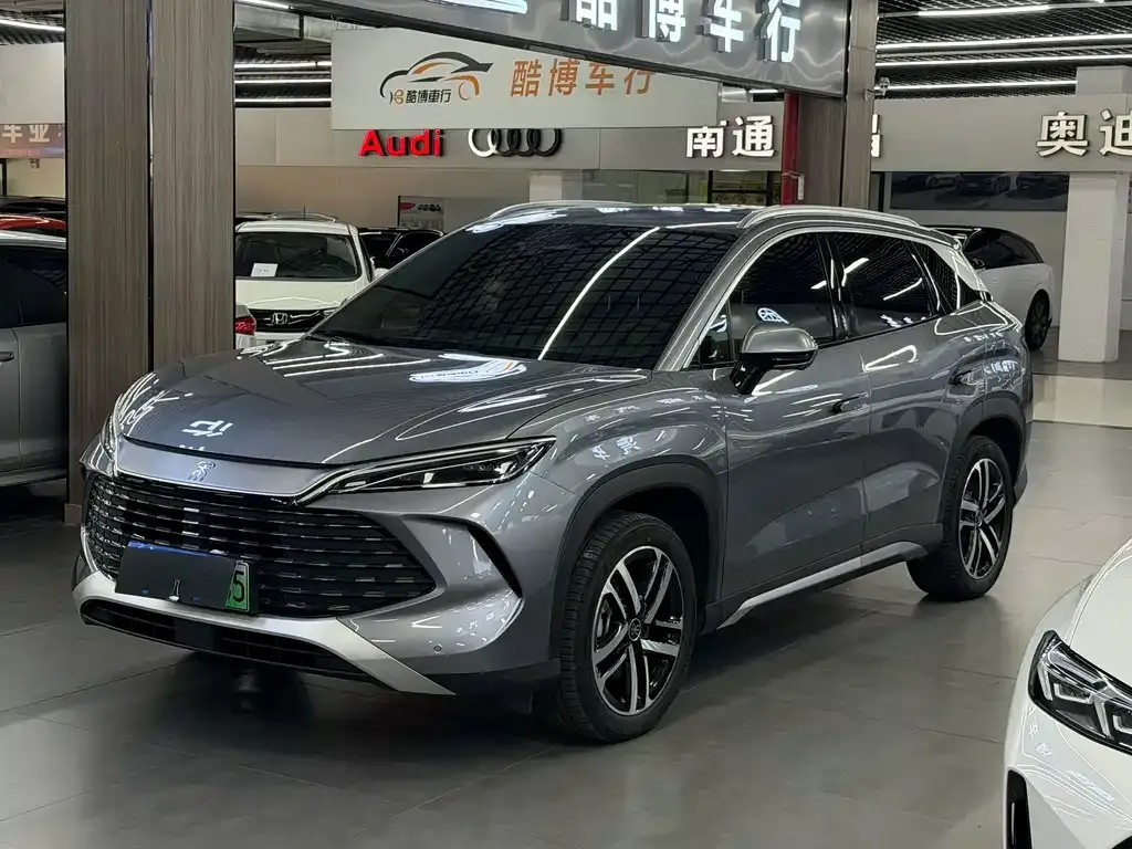 BYD L DM-i — фото 1