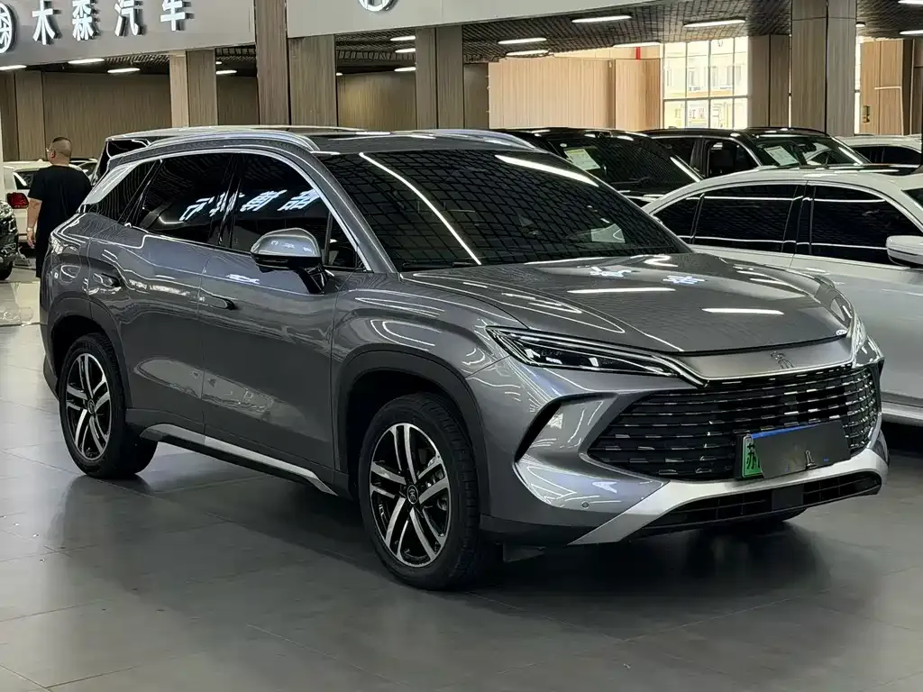 BYD L DM-i — фото 3