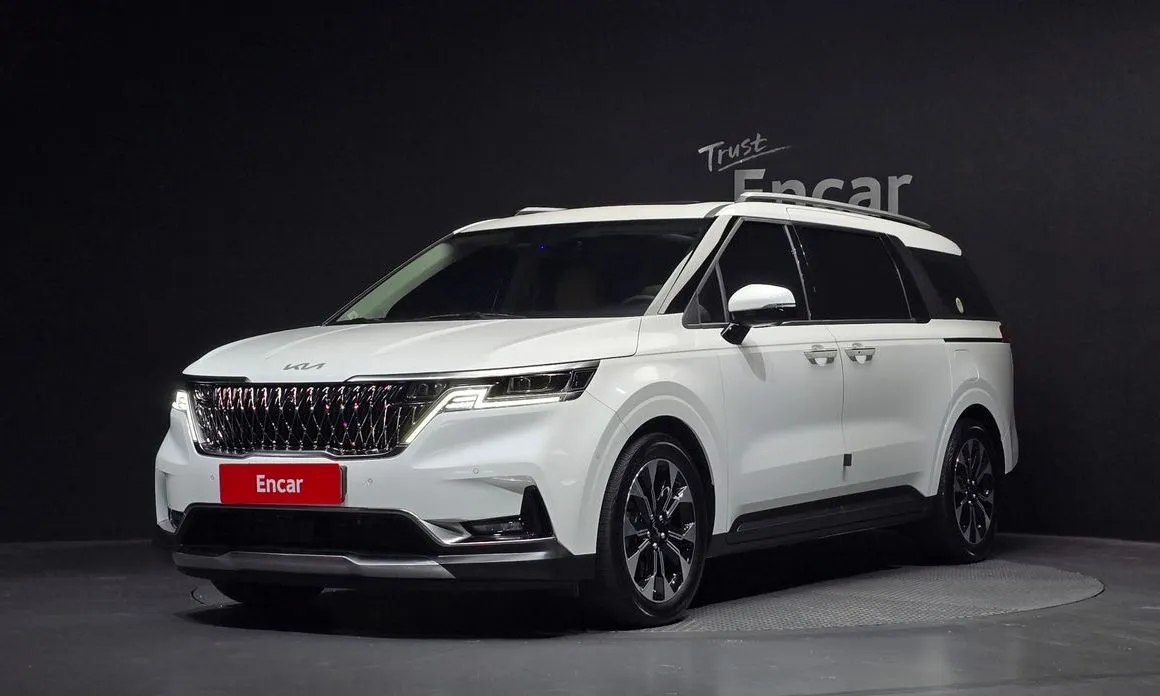 Kia Carnival — фото 1