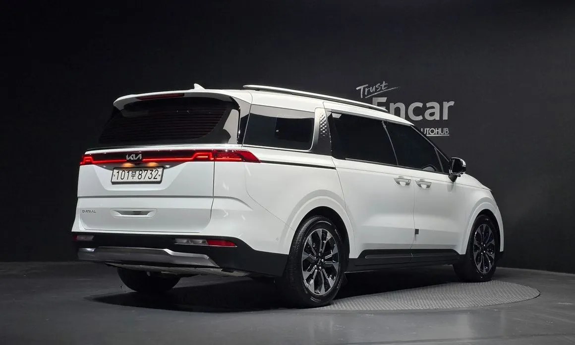 Kia Carnival — фото 7