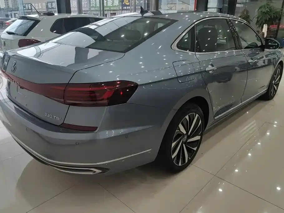 Volkswagen Passat — фото 6