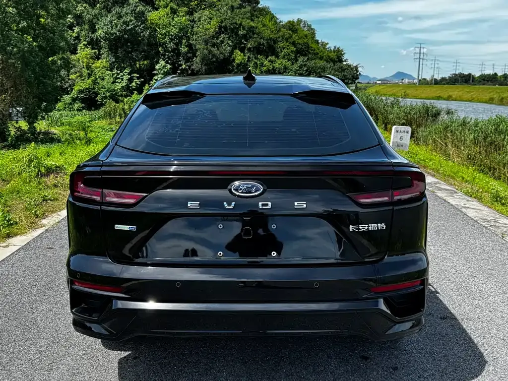 Ford Evos — фото 10