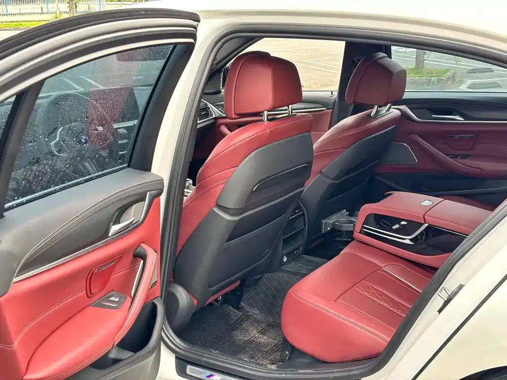 BMW 5 Series New Energy — фото 2