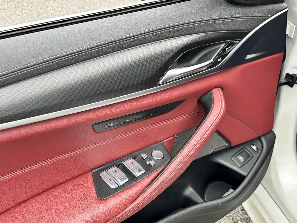 BMW 5 Series New Energy — фото 6