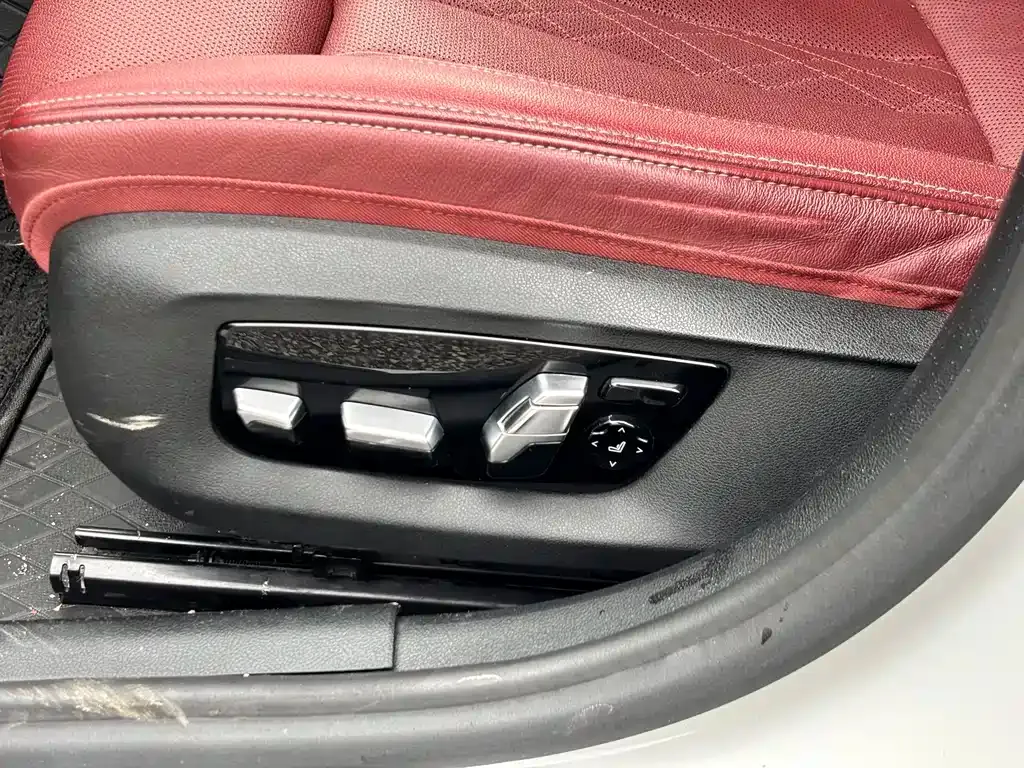 BMW 5 Series New Energy — фото 10
