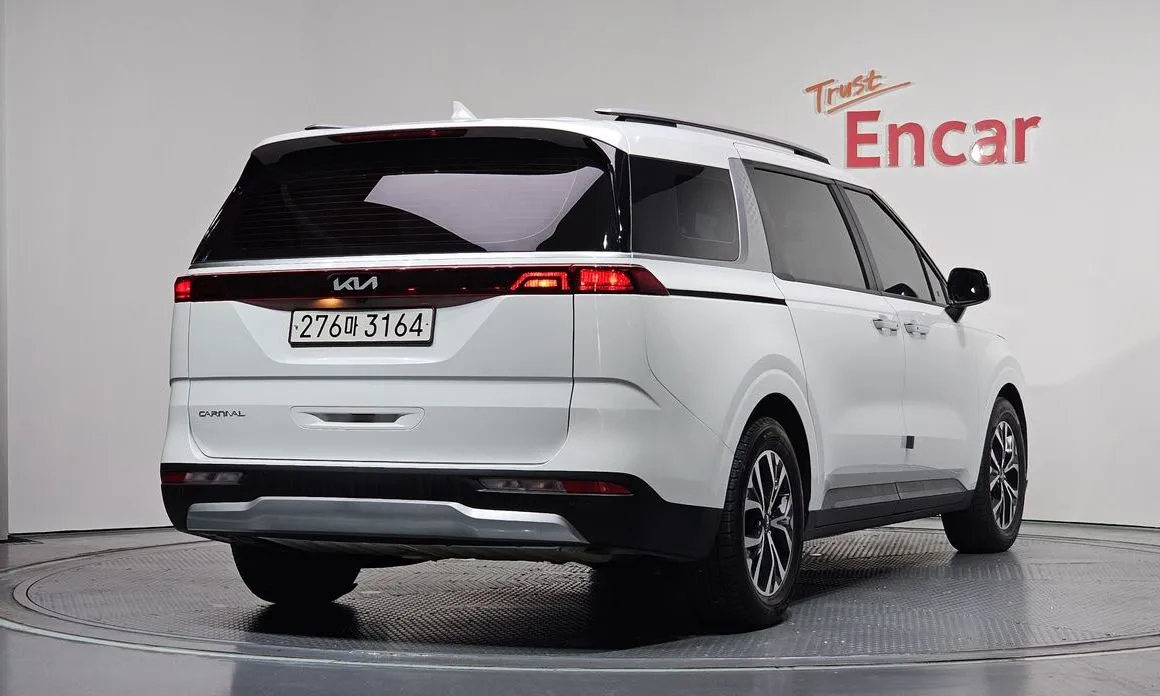 Kia Carnival — фото 4