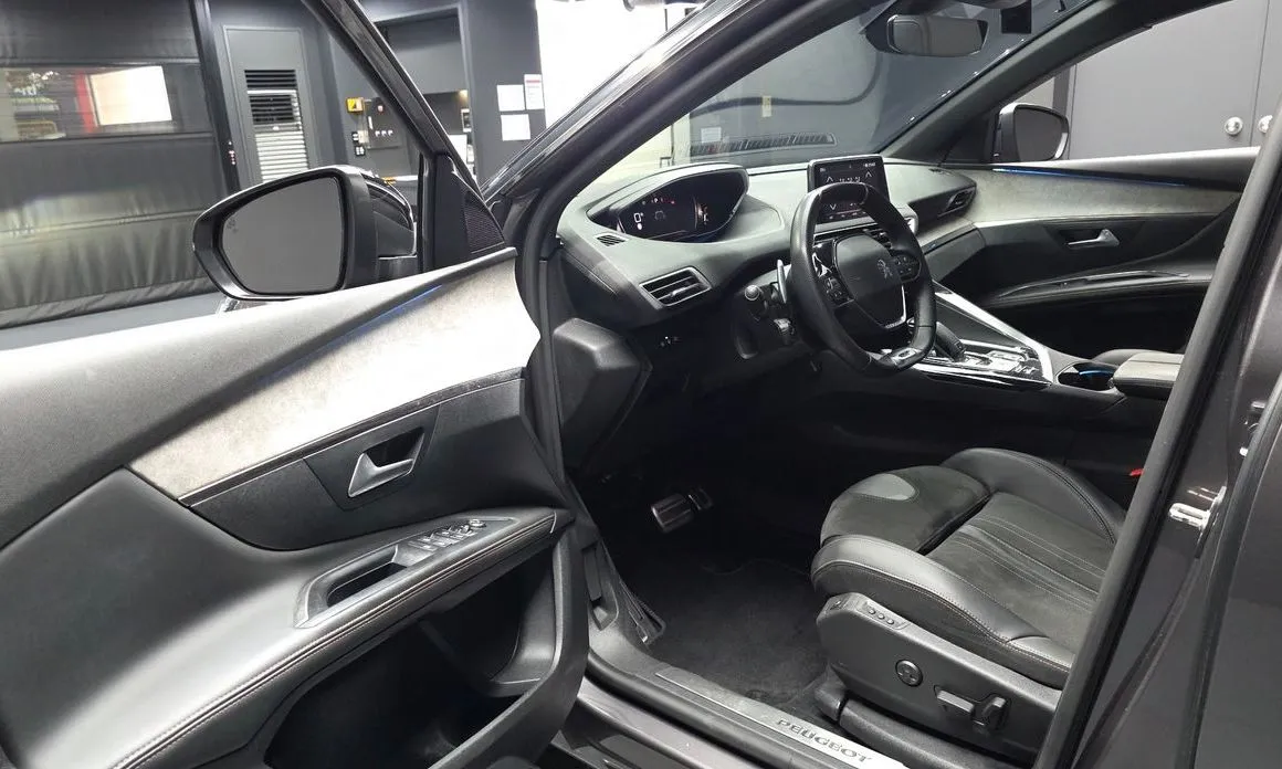 Peugeot 5008 2021 из KR, фото 8