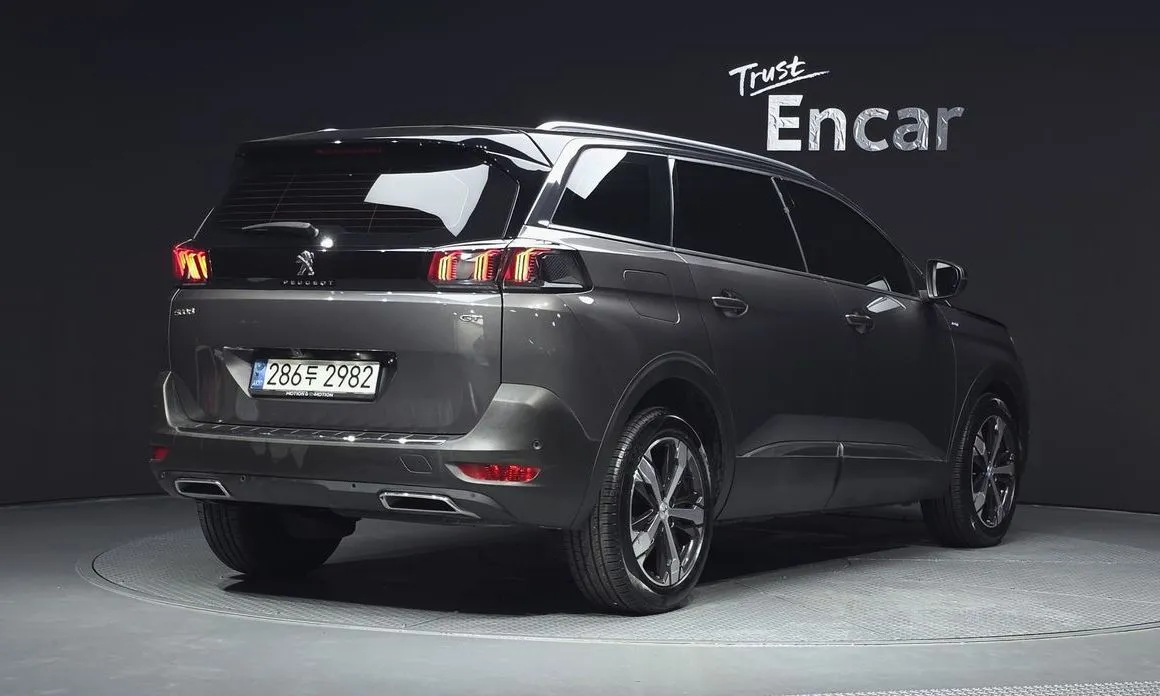 Peugeot 5008 2021 из KR, фото 5
