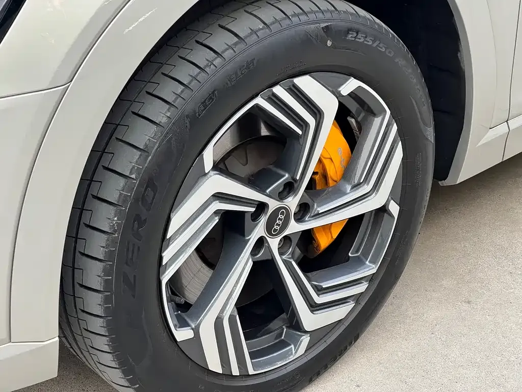 Audi e-tron 2022 из CN, фото 5