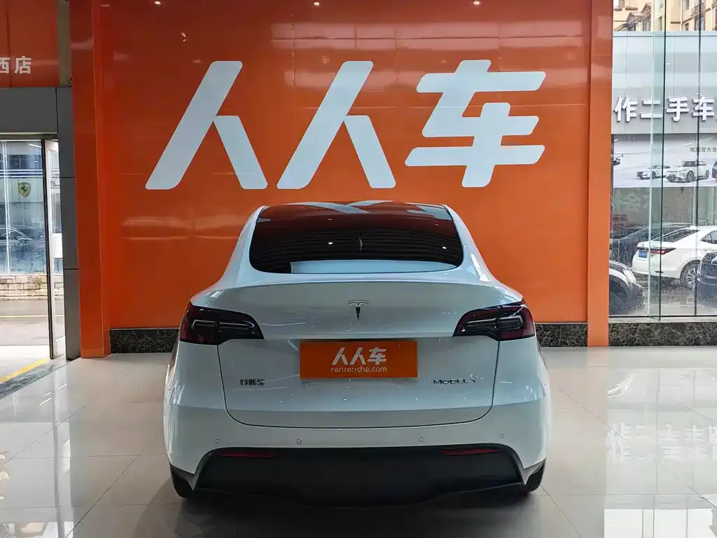 Tesla Model Y — фото 4
