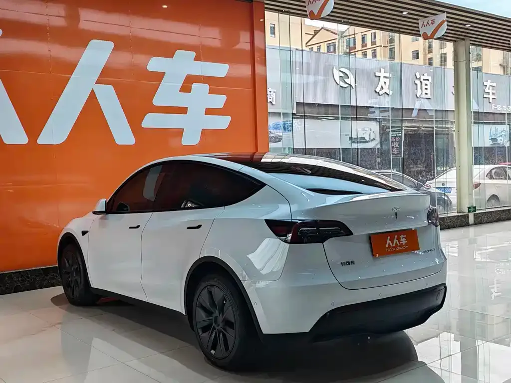 Tesla Model Y — фото 7