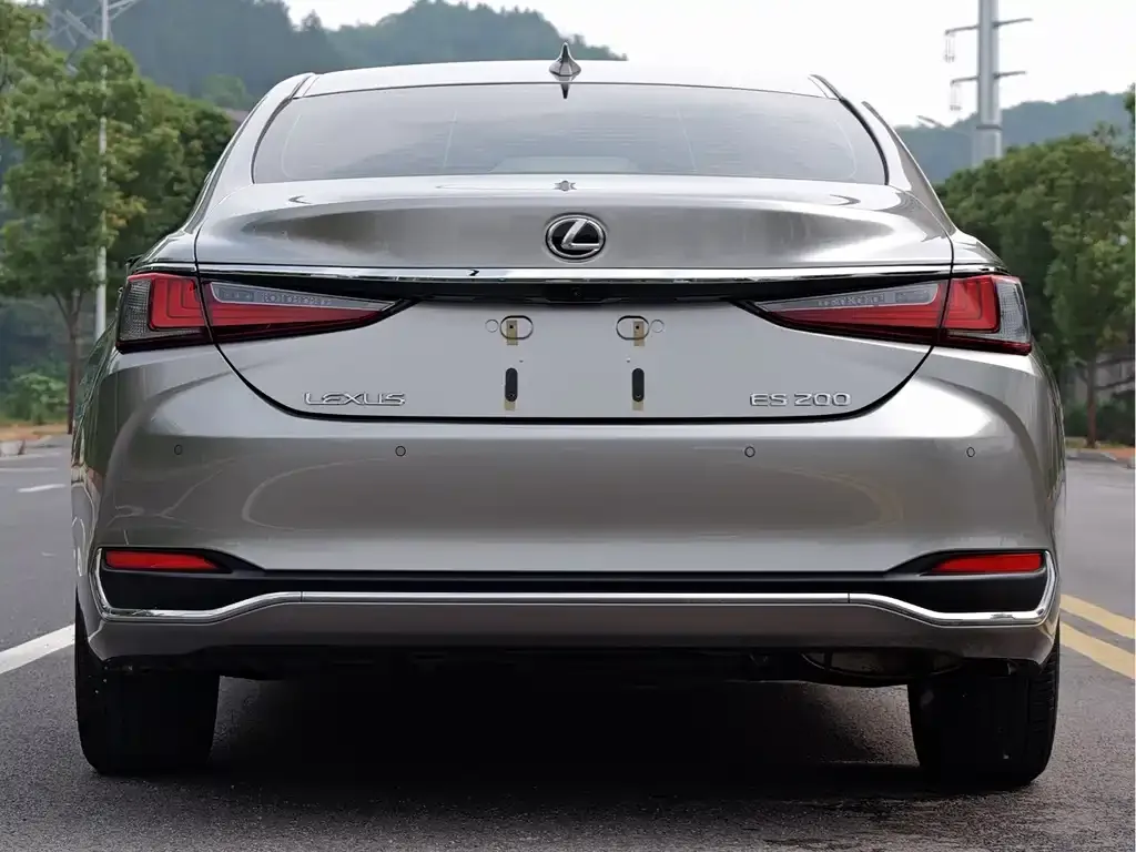Lexus ES — фото 5