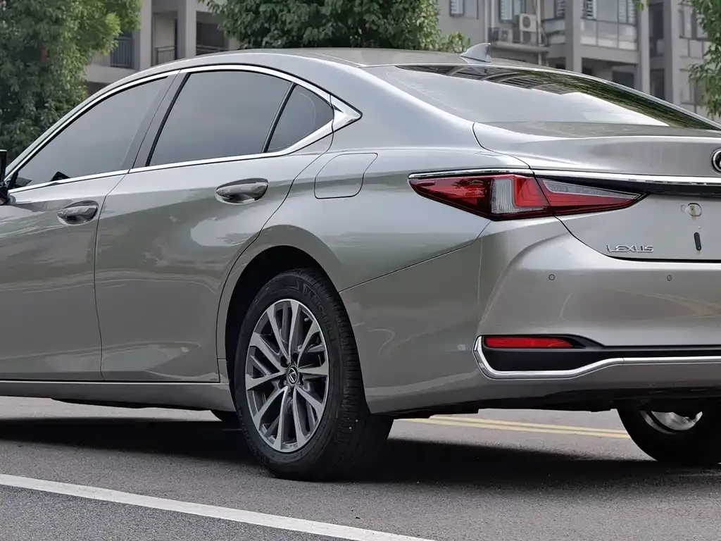 Lexus ES — фото 3