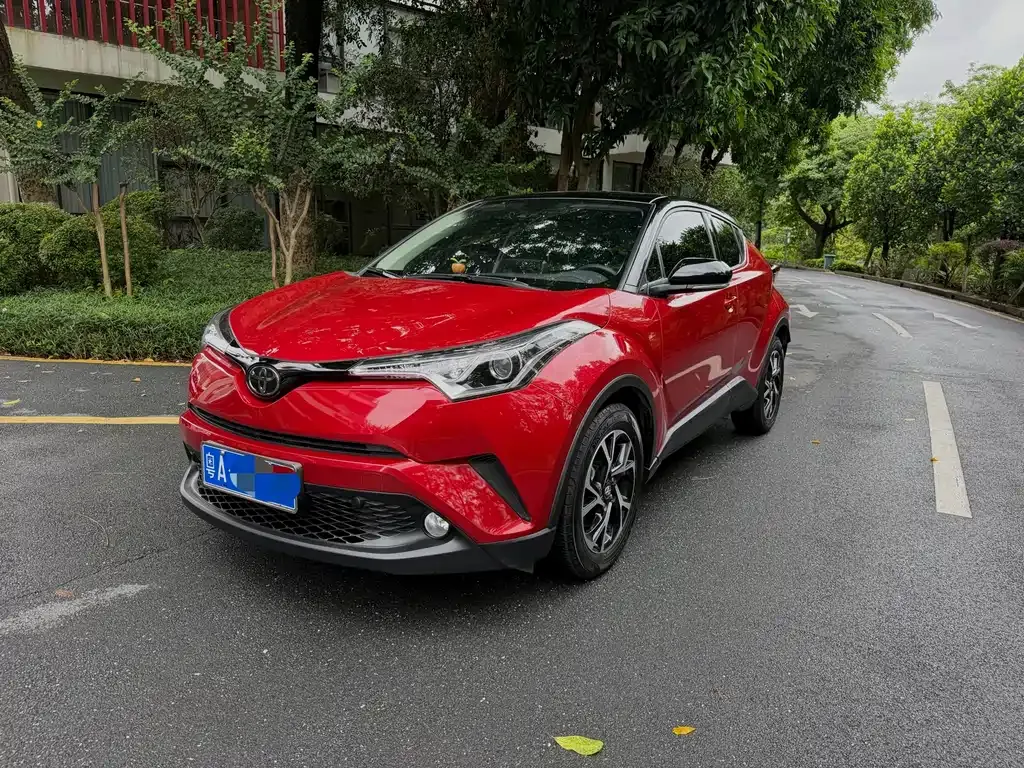 Toyota C-HR — фото 1
