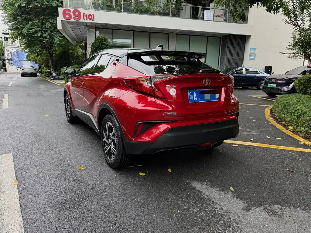 Toyota C-HR — фото 6
