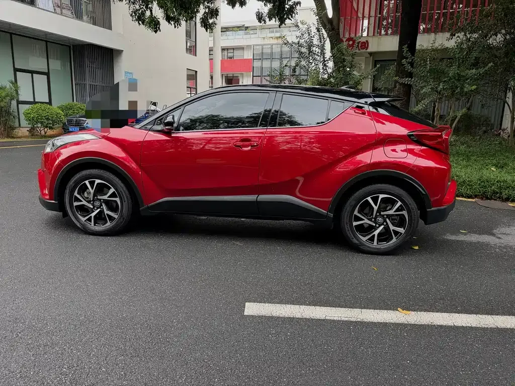 Toyota C-HR — фото 3