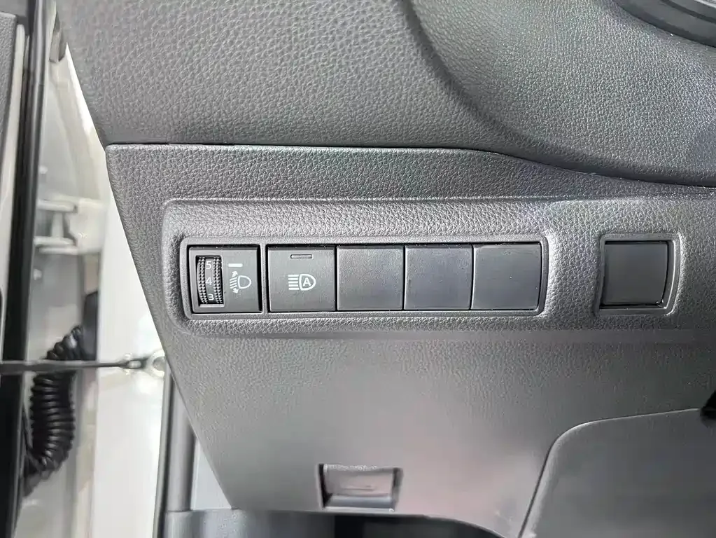 Toyota Corolla — фото 10