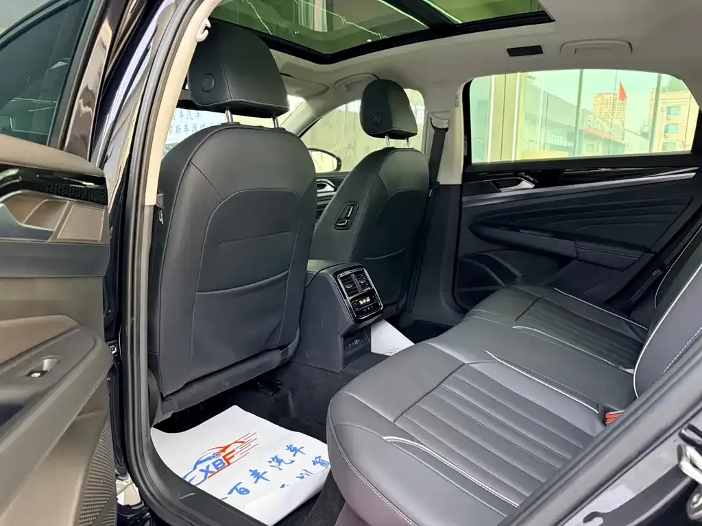 Volkswagen Passat — фото 6