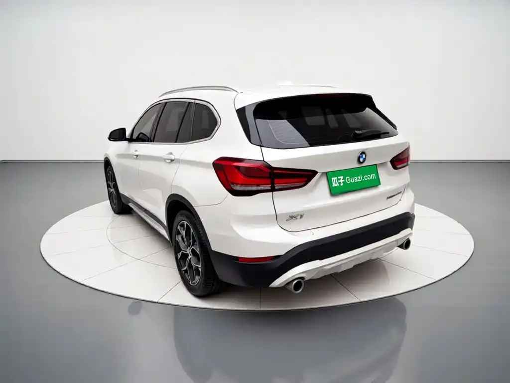 BMW X1 — фото 5