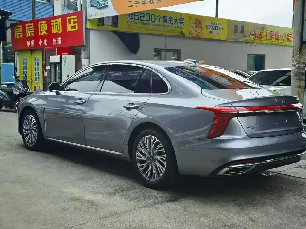 Hongqi H5 — фото 2