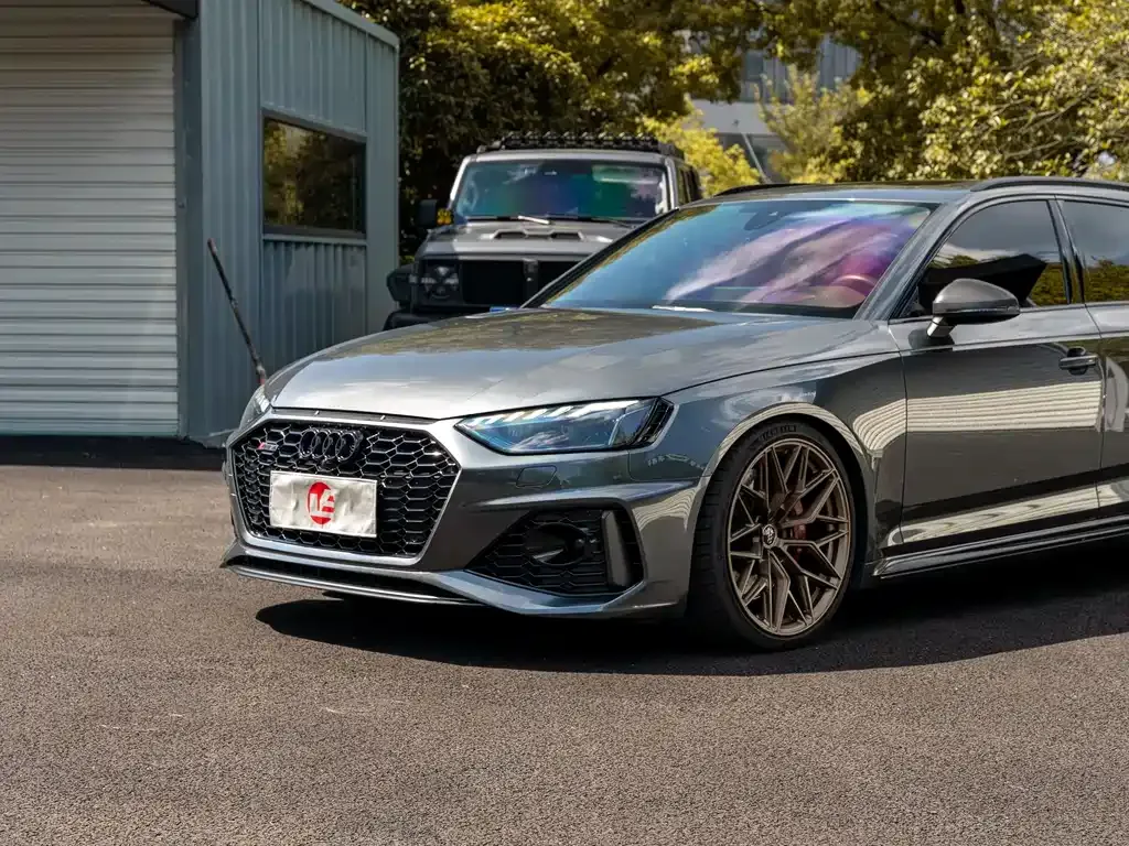 Audi RS 4 — фото 3