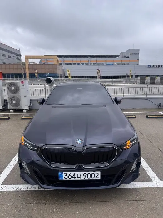 BMW 5-Series — фото 1
