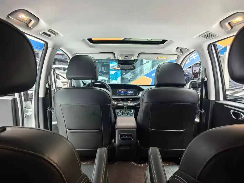 GAC Motor Trumpchi M6 — фото 10