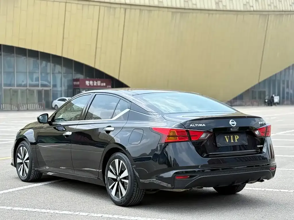Nissan Teana — фото 4