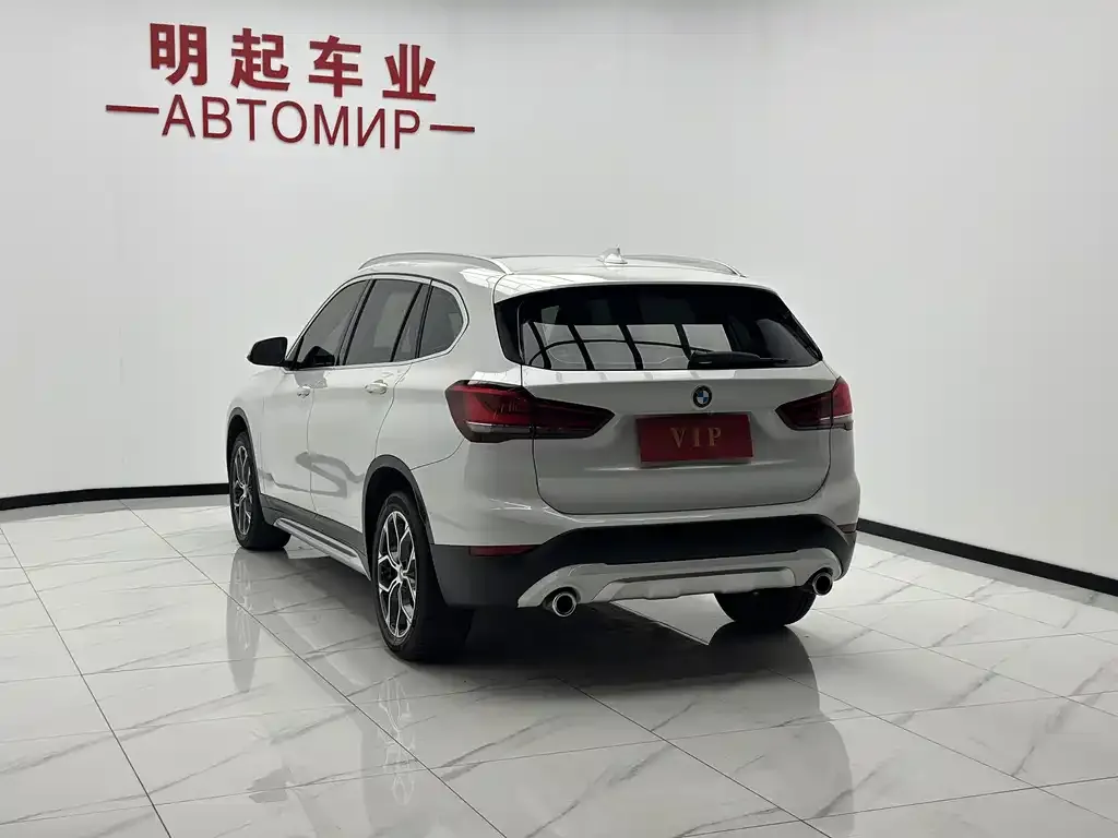 BMW X1 — фото 9