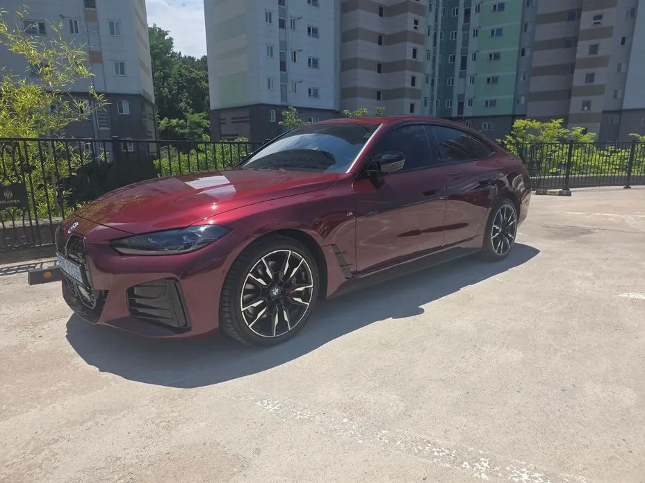 BMW i4