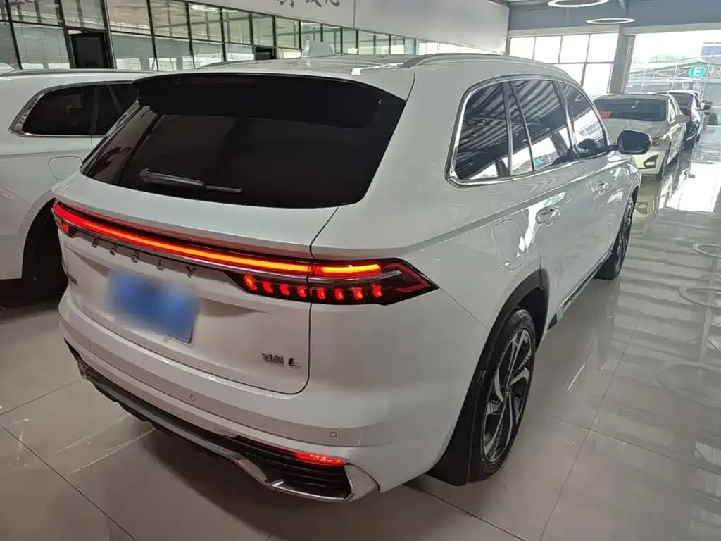 Geely Xingyue L — фото 8