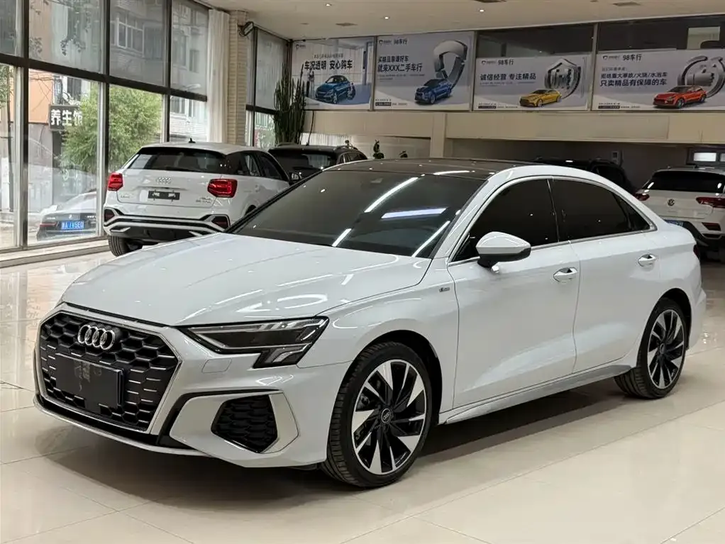Audi A3 — фото 1