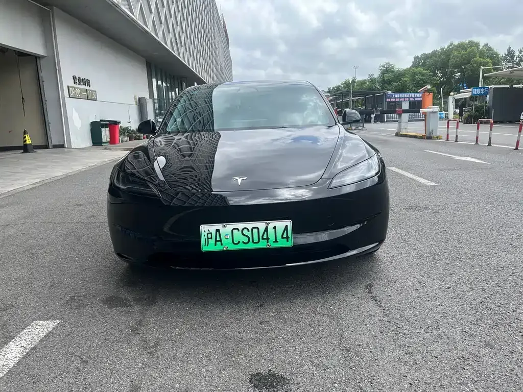 Tesla Model 3 — фото 9
