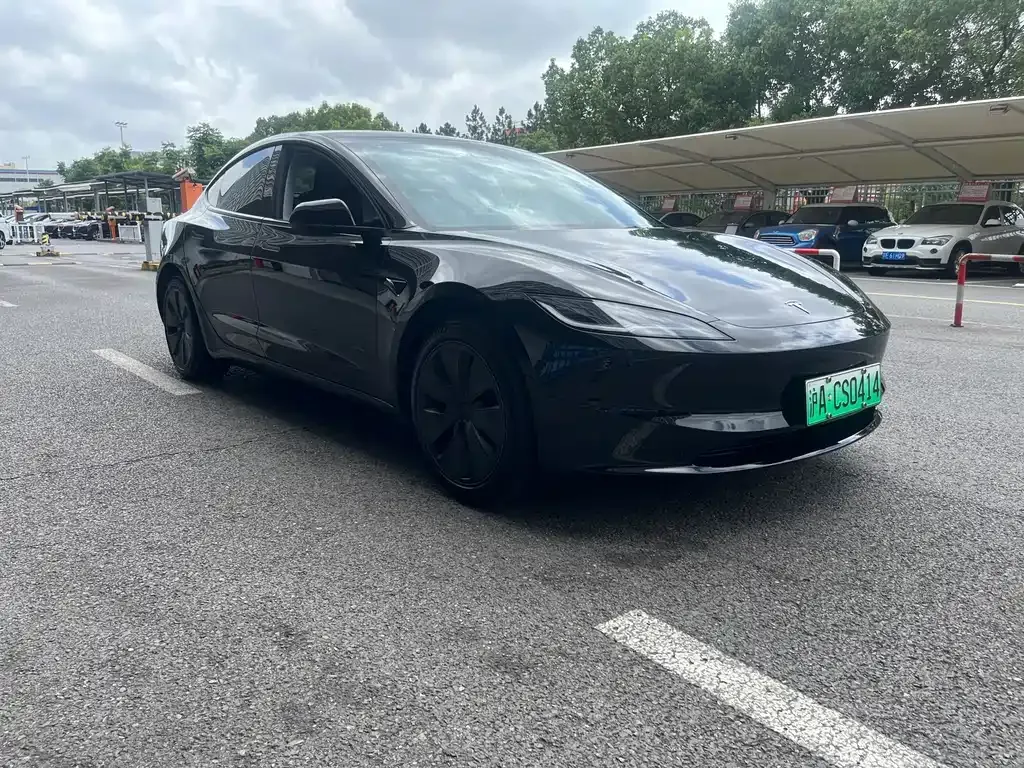 Tesla Model 3 — фото 10