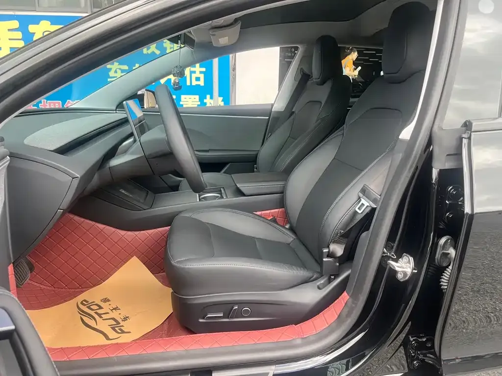 Tesla Model 3 — фото 3