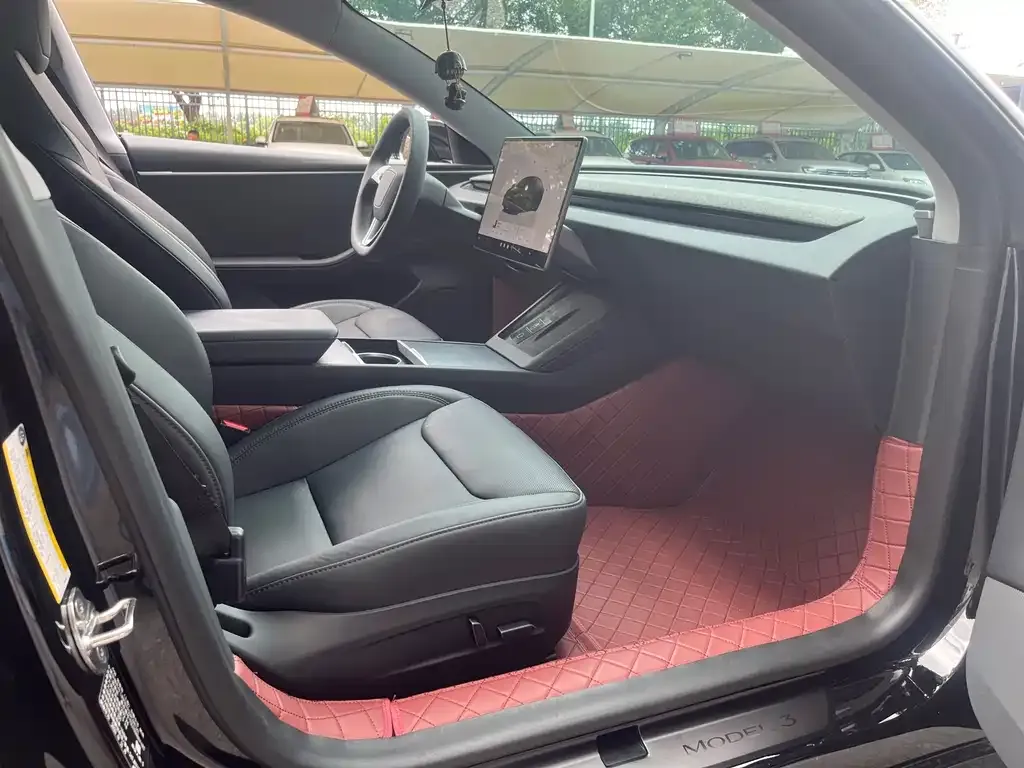 Tesla Model 3 — фото 4