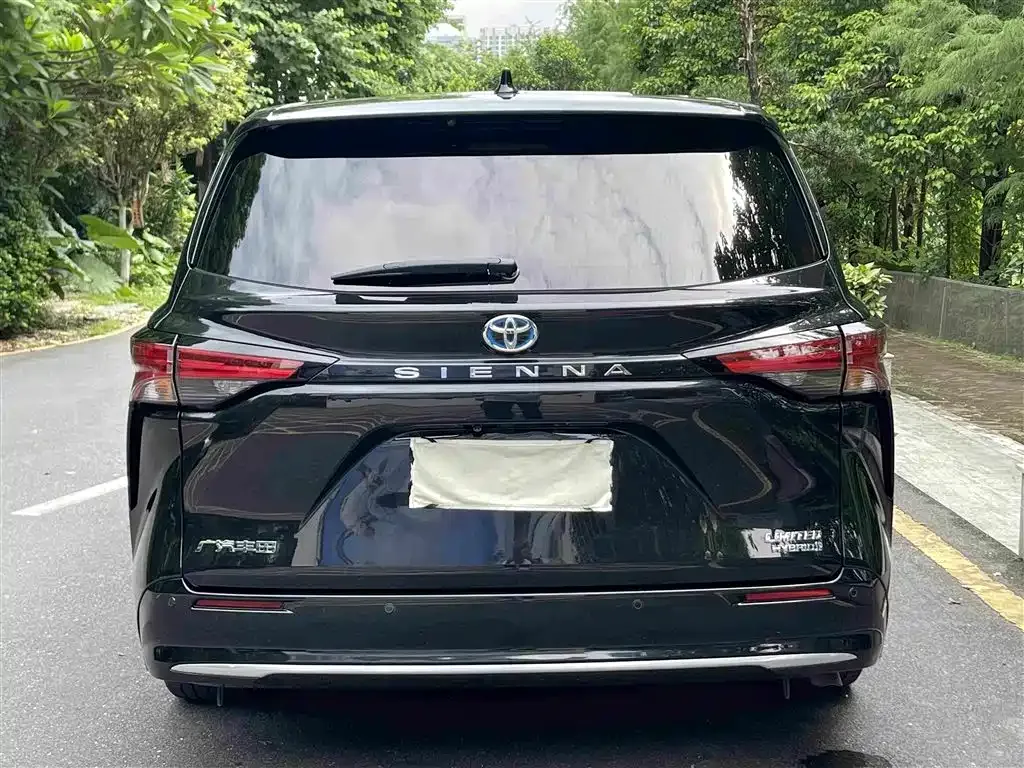 Toyota Sienna — фото 7