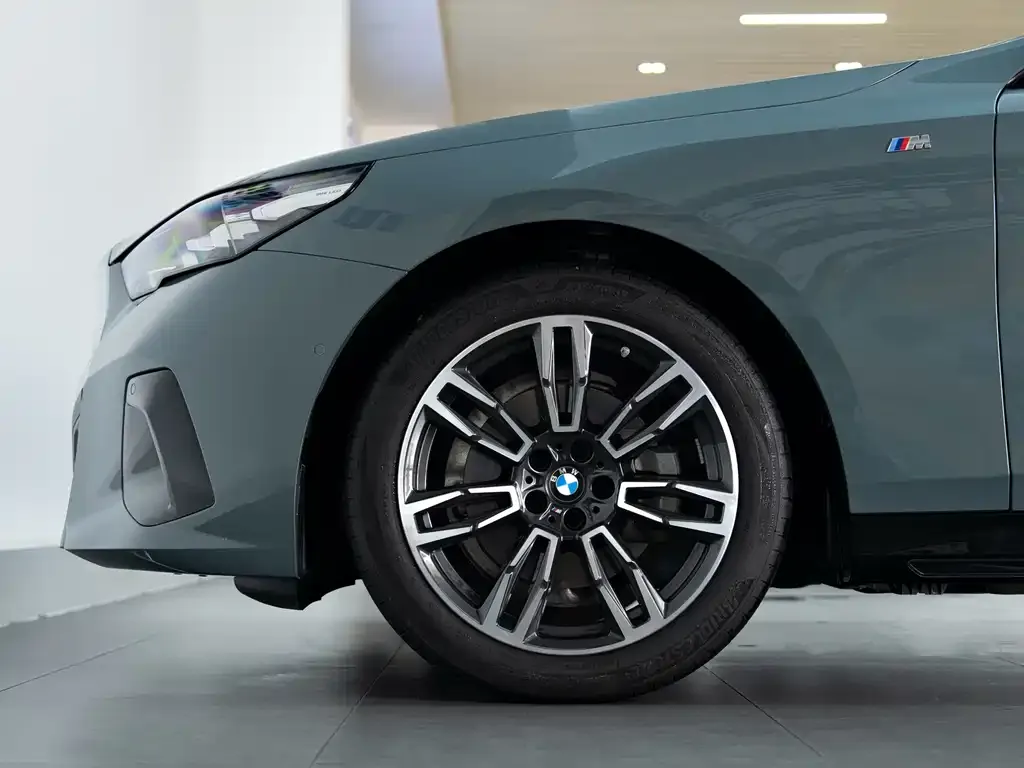 BMW 5 Series (Import) — фото 6